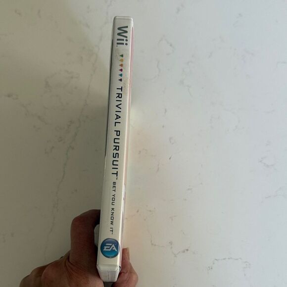 Trivial Pursuit: Bet You Know It for Wii - Multicolor - Picture 5 of 5